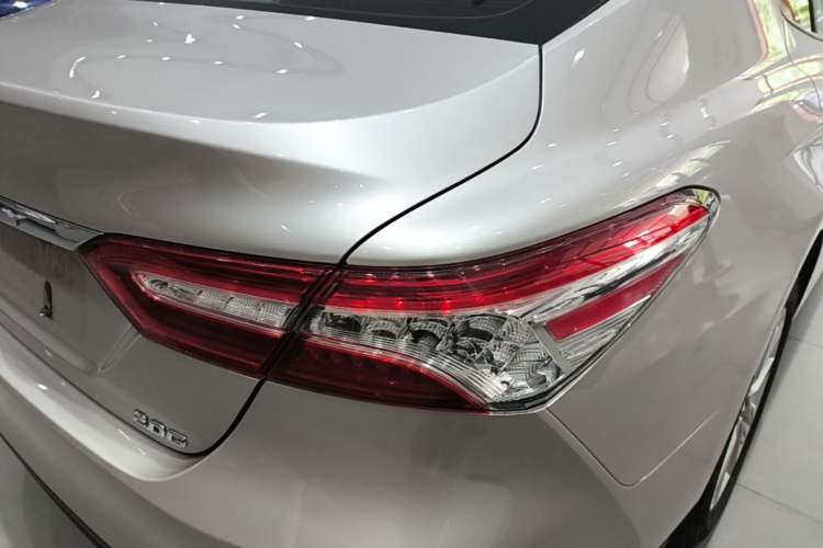 Used Toyota Camry 2021 2.0G Luxury Edition Right Rear Taillight