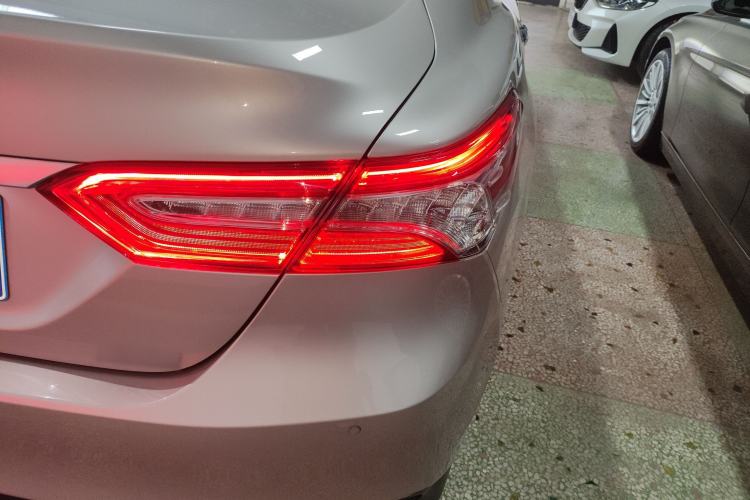 Used Toyota Camry 2021 2.0G Luxury Edition Right Rear Taillight