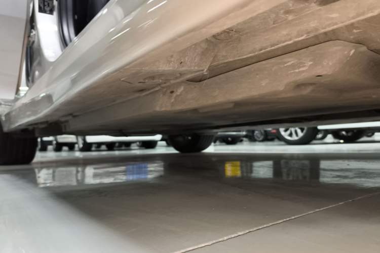 Used Toyota Camry 2021 Dual-Motor 2.5HG Luxury Edition Right Side Sill