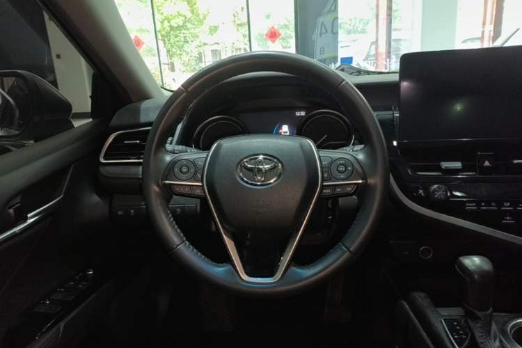 Used Toyota Camry 2021 2.0G Luxury Edition Steering Wheel
