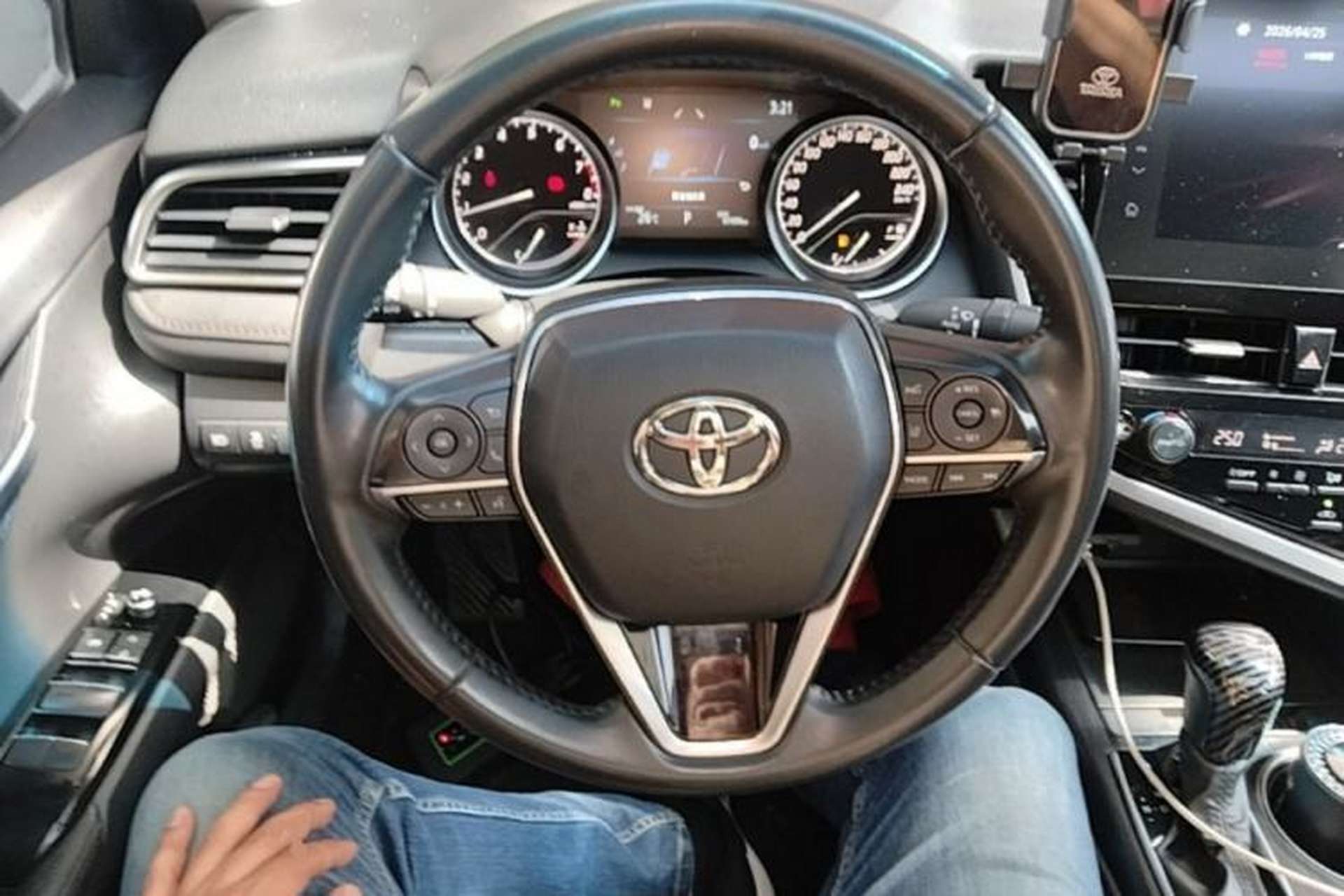 Used Toyota Camry 2021 2.0G Luxury Edition Steering Wheel