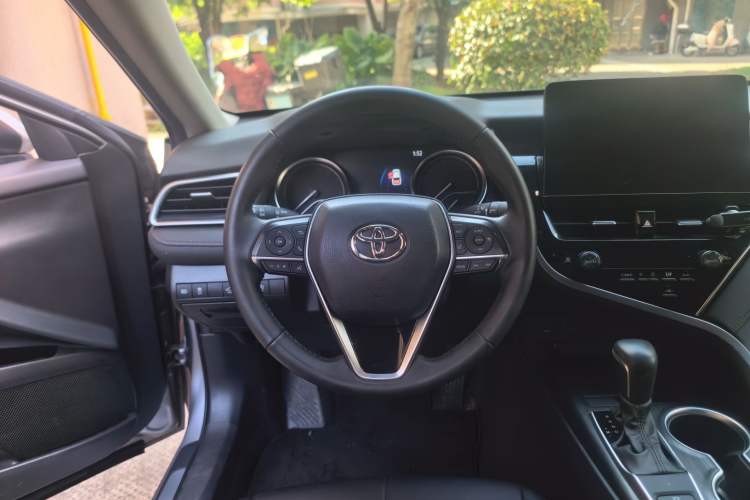 Used Toyota Camry 2021 2.0G Luxury Edition Steering Wheel