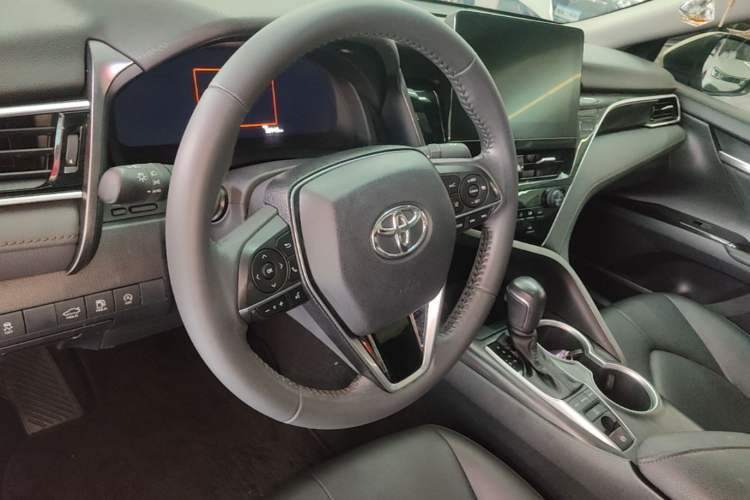 Used Toyota Camry 2021 2.5G Luxury Edition Steering Wheel