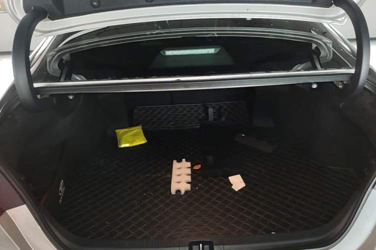 Used Toyota Camry 2021 2.5G Luxury Edition Trunk