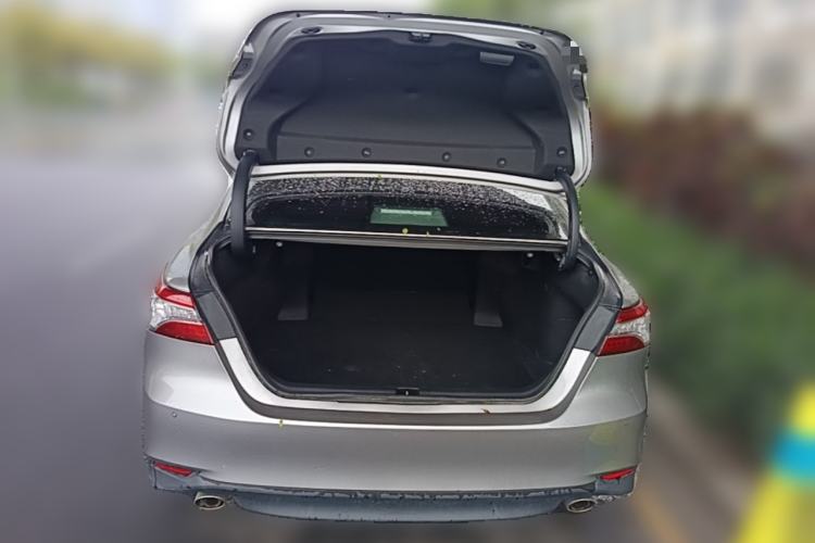 Used Toyota Camry 2021 2.0G Luxury Edition Trunk