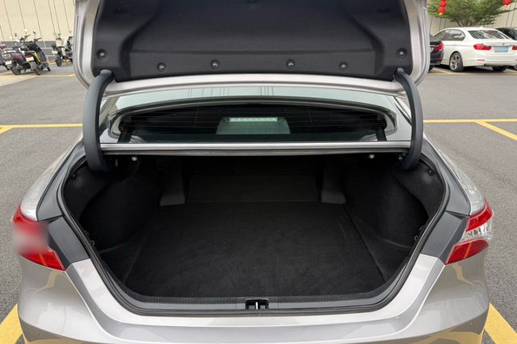 Used Toyota Camry 2021 2.5G Luxury Edition Trunk