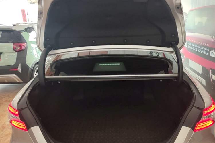 Used Toyota Camry 2021 2.0G Luxury Edition Trunk