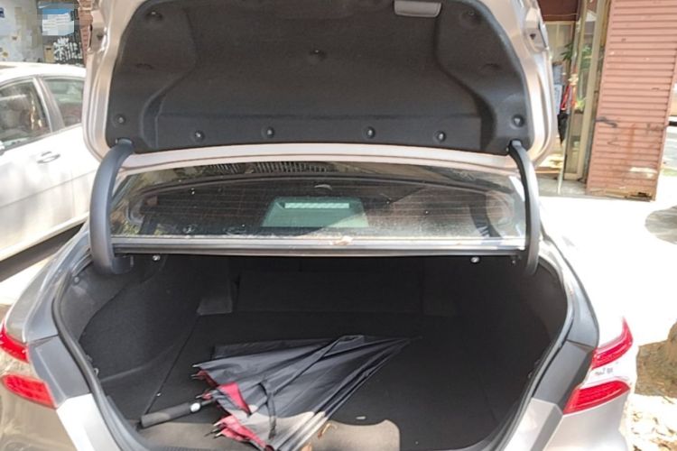 Used Toyota Camry 2021 2.0G Luxury Edition Trunk