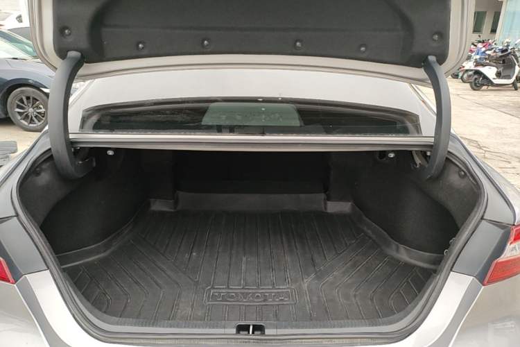 Used Toyota Camry 2021 2.0G Luxury Edition Trunk