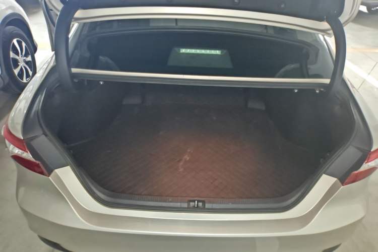 Used Toyota Camry 2021 2.0G Luxury Edition Trunk