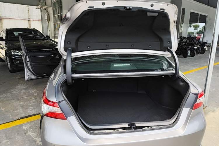 Used Toyota Camry 2021 2.0S FENGSHANG Edition Trunk