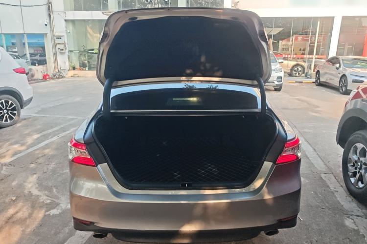 Used Toyota Camry 2021 2.0G Luxury Edition Trunk