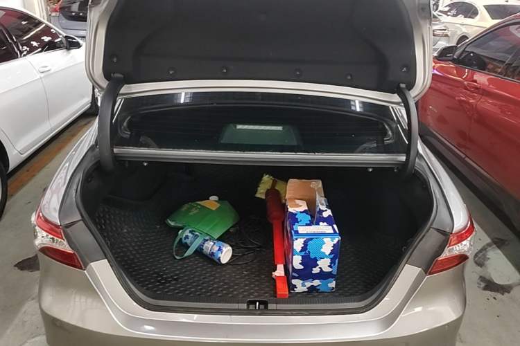 Used Toyota Camry 2021 2.0G Luxury Edition Trunk