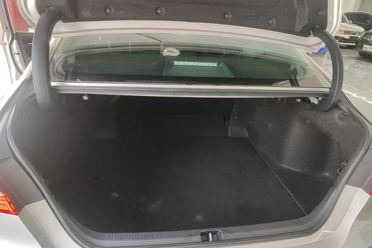 Used Toyota Camry 2021 2.5G Luxury Edition Trunk