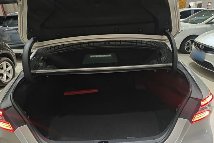 Used Toyota Camry 2021 2.5G Luxury Edition Trunk