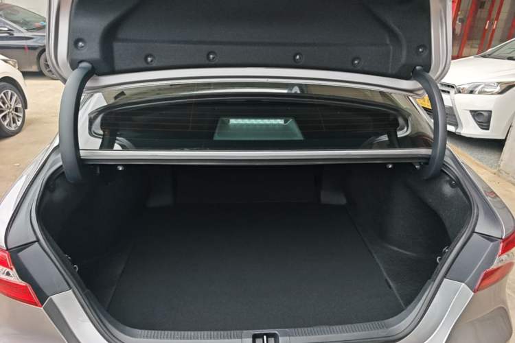 Used Toyota Camry 2021 2.0G Luxury Edition Trunk
