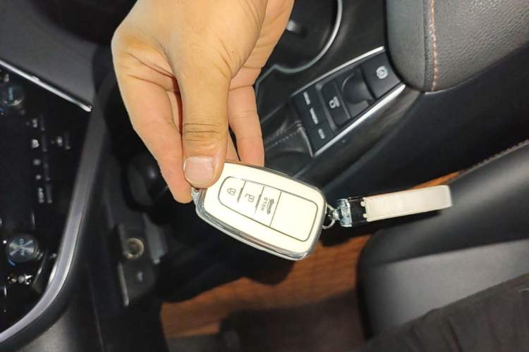 Used Toyota Camry 2021 2.5G Luxury Edition Vehicle Key