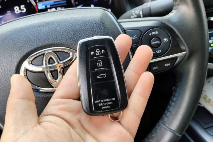 Used Toyota Camry 2021 2.5G Luxury Edition Vehicle Key