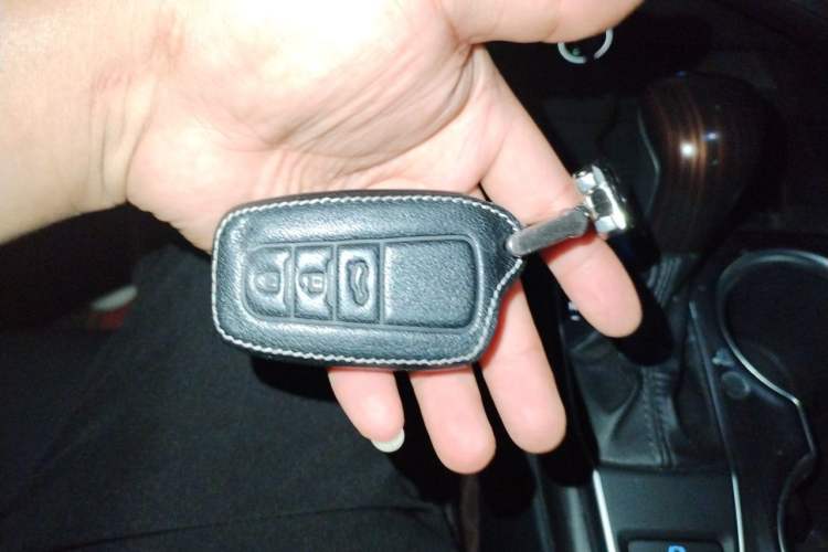 Used Toyota Camry 2021 2.0G Luxury Edition Vehicle Key