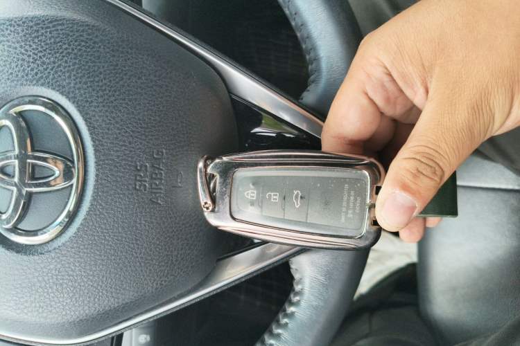 Used Toyota Camry 2021 2.0G Luxury Edition Vehicle Key