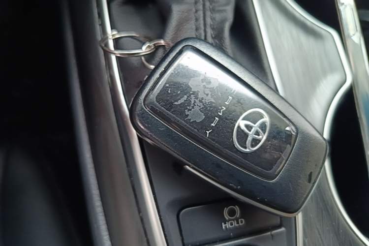 Used Toyota Camry 2021 2.0G Luxury Edition Vehicle Key