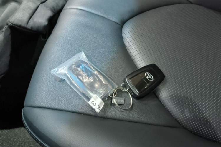 Used Toyota Camry 2021 2.0G Luxury Edition Vehicle Key