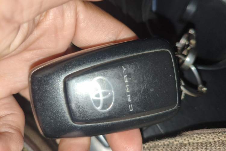 Used Toyota Camry 2021 2.5G Luxury Edition Vehicle Key