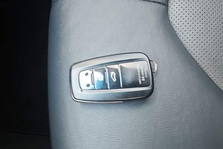 Used Toyota Camry 2021 2.0G Luxury Edition Vehicle Key