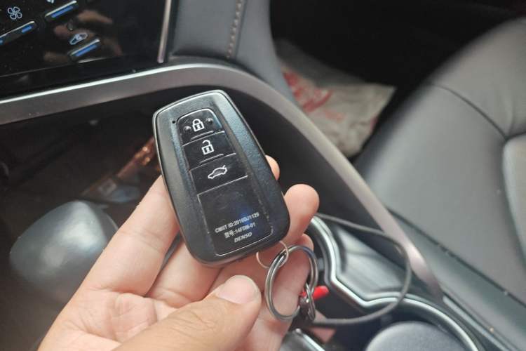 Used Toyota Camry 2021 2.5G Luxury Edition Vehicle Key