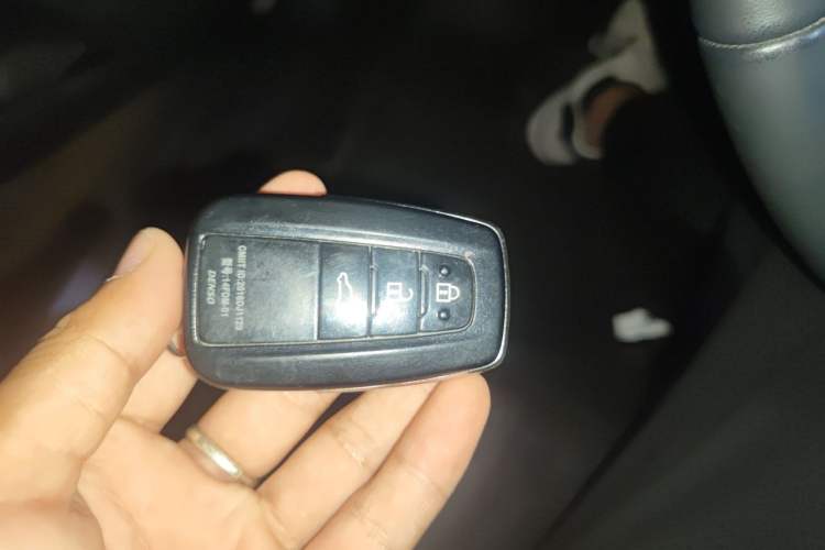 Used Toyota Camry 2021 2.0G Luxury Edition Vehicle Key