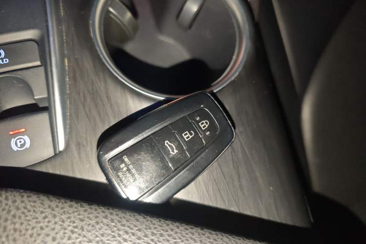 Used Toyota Camry 2021 2.0G Luxury Edition Vehicle Key