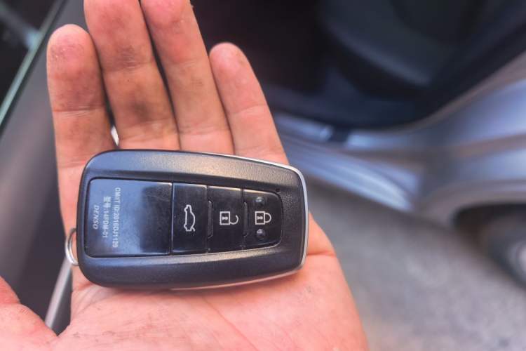 Used Toyota Camry 2021 2.0G Luxury Edition Vehicle Key