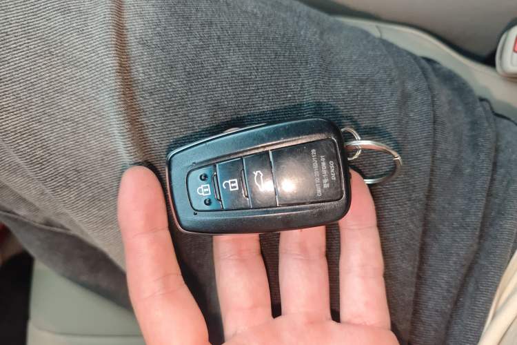 Used Toyota Camry 2021 2.0G Luxury Edition Vehicle Key