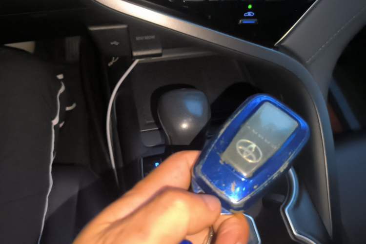 Used Toyota Camry 2021 2.5G Luxury Edition Vehicle Key