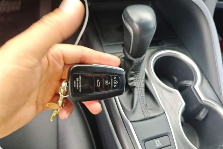 Used Toyota Camry 2021 2.0G Luxury Edition Vehicle Key
