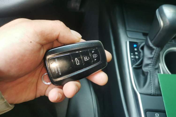 Used Toyota Camry 2021 2.0G Luxury Edition Vehicle Key
