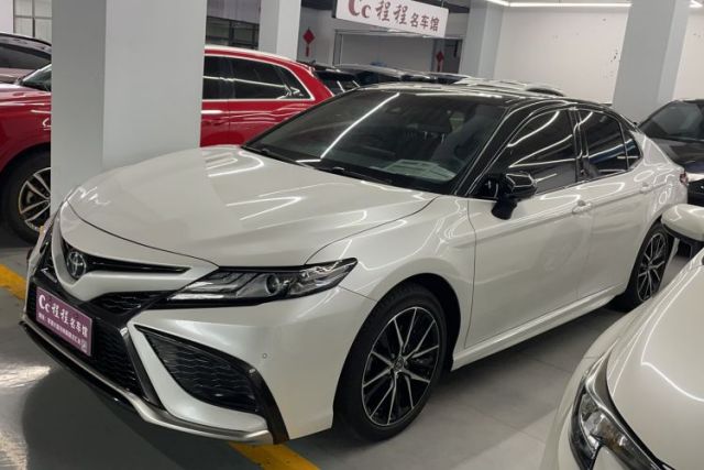 Ojetý Toyota Camry 2021 2.0S FENGSHANG Edition
