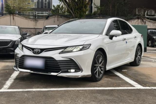 Ojetý Toyota Camry 2021 2.5G Luxury Edition