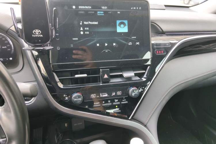 Used Toyota Camry 2021 2.5G Luxury Edition Audio And AC Panel