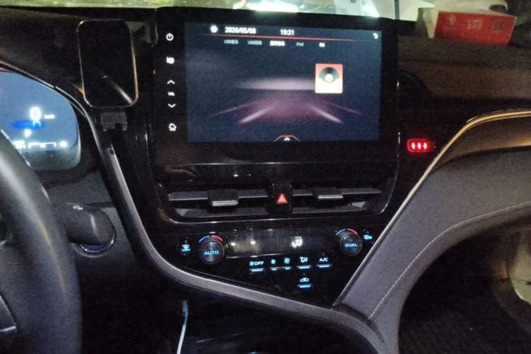 Used Toyota Camry 2021 Dual-Motor 2.5HS Fēngshàng Edition Audio And AC Panel