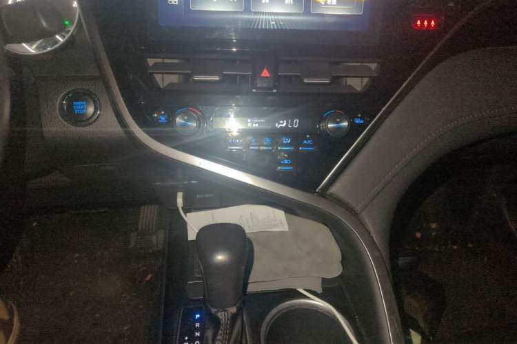 Used Toyota Camry 2021 2.0G Luxury Edition Audio And AC Panel