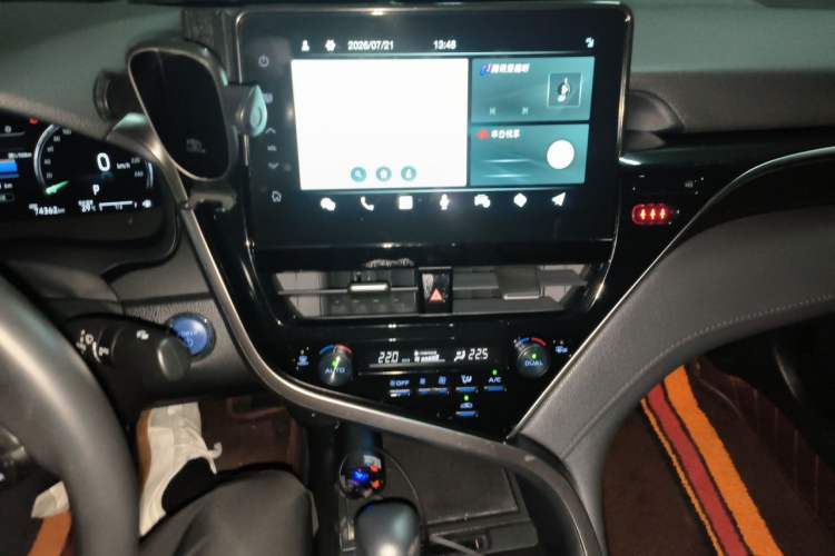 Used Toyota Camry 2021 Dual-Motor 2.5HG Luxury Edition Audio And AC Panel