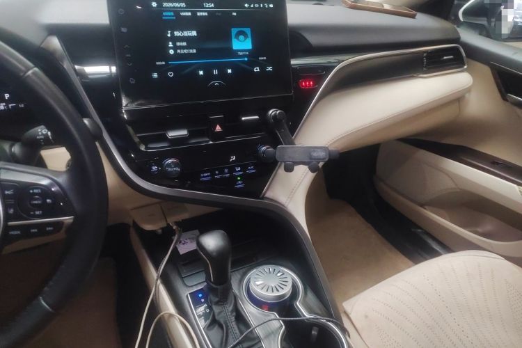 Used Toyota Camry 2021 Dual-Motor 2.5HG Luxury Edition Audio And AC Panel