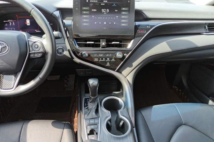 Used Toyota Camry 2021 2.5G Luxury Edition Audio And AC Panel