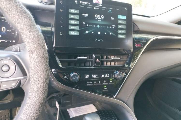 Used Toyota Camry 2021 Dual-Motor 2.5HG Luxury Edition Audio And AC Panel