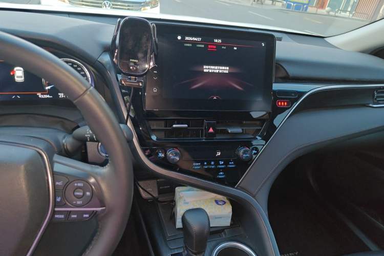 Used Toyota Camry 2021 Dual-Motor 2.5HG Luxury Edition Audio And AC Panel