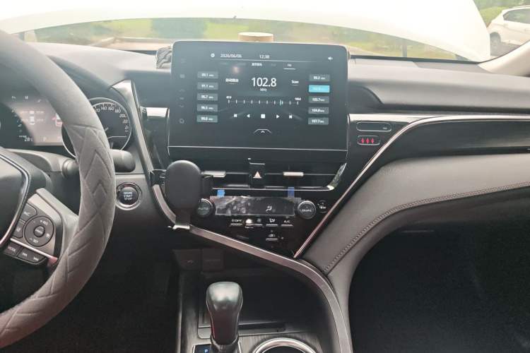 Used Toyota Camry 2021 2.0G Luxury Edition Audio And AC Panel