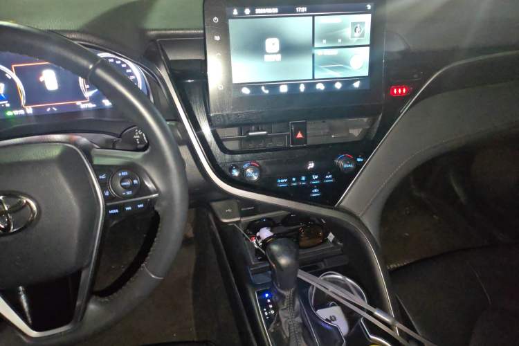 Used Toyota Camry 2021 Dual-Motor 2.5HG Luxury Edition Audio And AC Panel