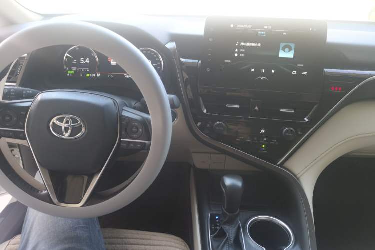 Used Toyota Camry 2021 Dual-Motor 2.5HG Luxury Edition Audio And AC Panel