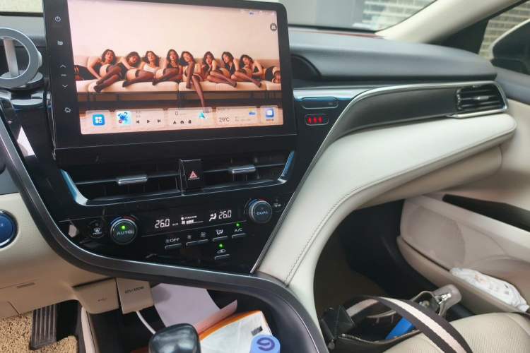 Used Toyota Camry 2021 Dual-Motor 2.5HG Luxury Edition Audio And AC Panel